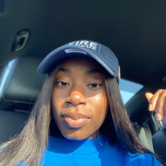 Meet your Posher, Simone - Picture 1 of 1